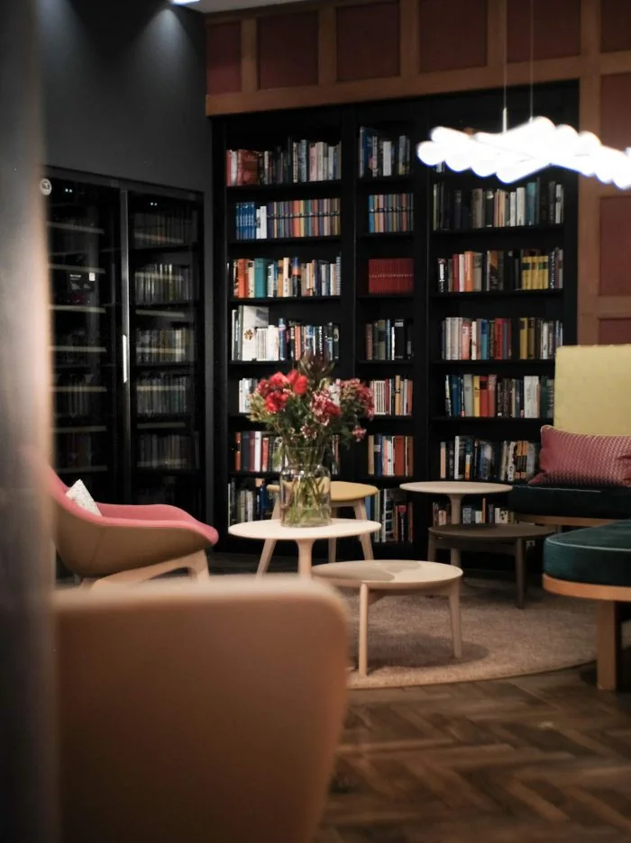 A cosy favourite spot in the Townhouse Ruhpolding lounge